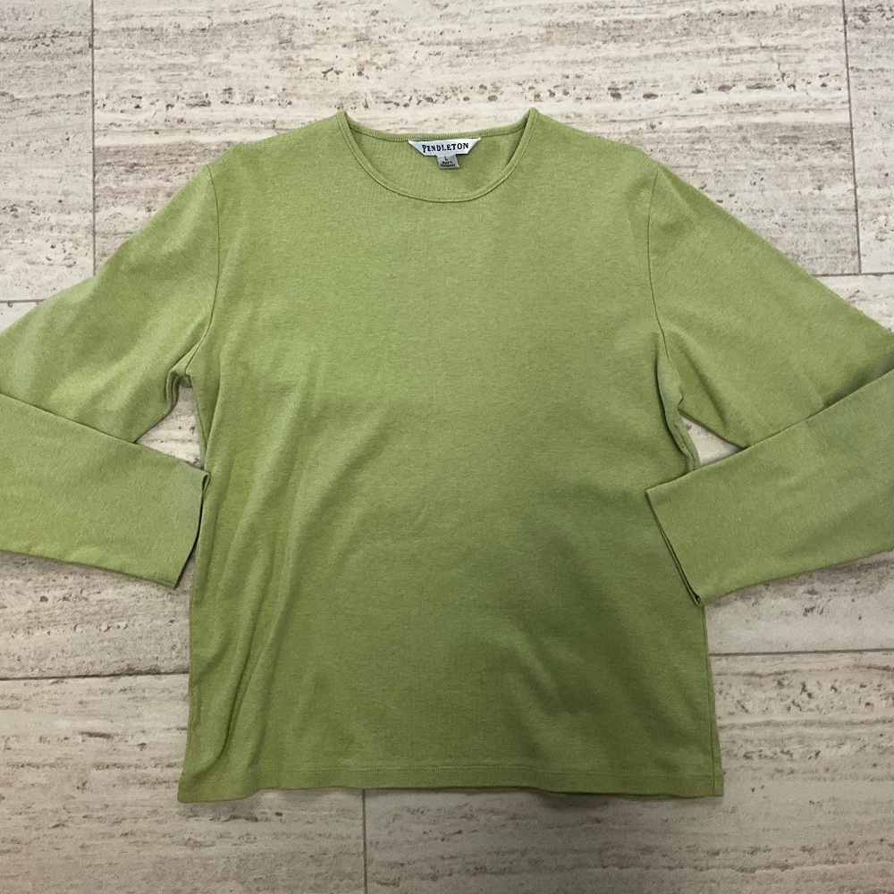 Pendleton women’s 100% cotton L scoop necked long sleeved green Tee shirt
